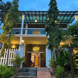 ban-channuane.hotelsluangprabang.com/